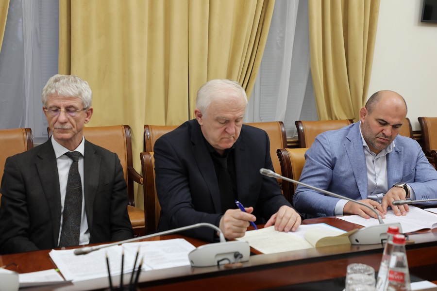 Оценку эффективности деятельности органов власти обсудили в Правительстве Дагестана
