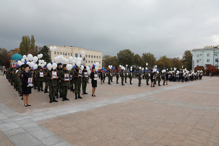 Более 500 детей погибших сотрудников МВД приняли участие в памятных мероприятиях в Махачкале