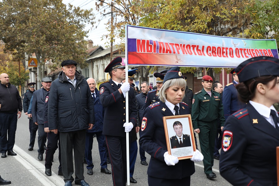 Более 500 детей погибших сотрудников МВД приняли участие в памятных мероприятиях в Махачкале
