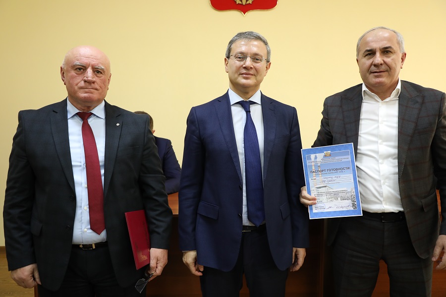 Манвел Мажонц вручил 9 городам паспорта готовности к зиме