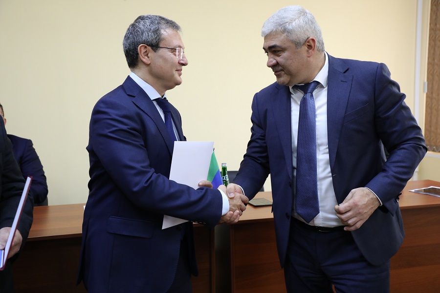Манвел Мажонц вручил 9 городам паспорта готовности к зиме