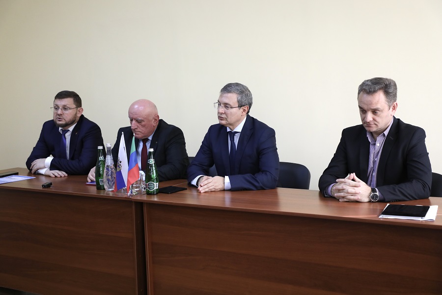 Манвел Мажонц вручил 9 городам паспорта готовности к зиме