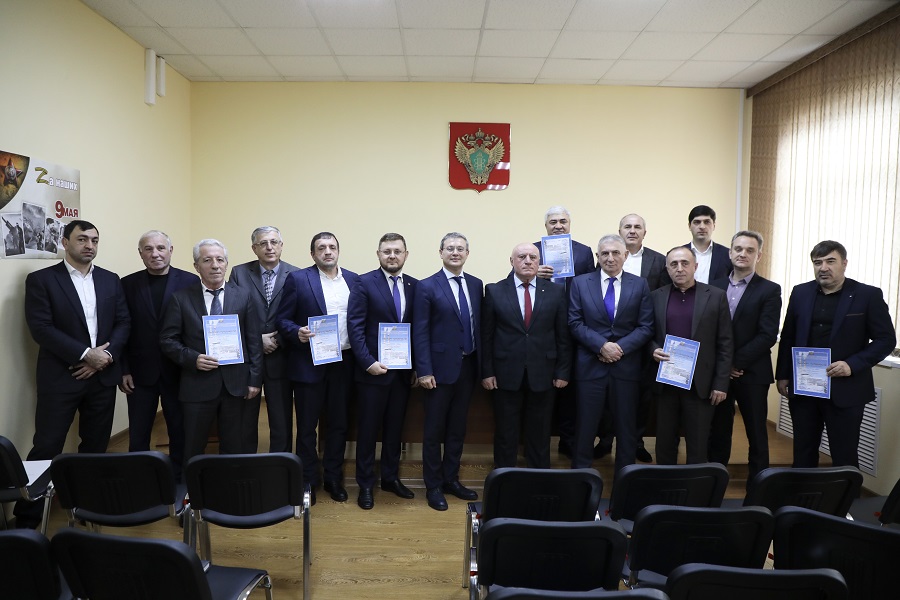 Манвел Мажонц вручил 9 городам паспорта готовности к зиме