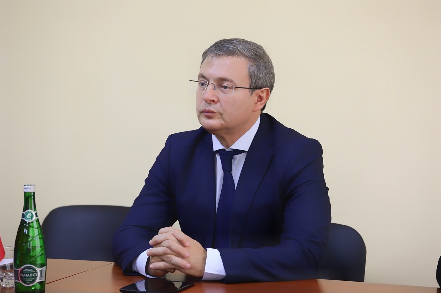 Манвел Мажонц вручил 9 городам паспорта готовности к зиме