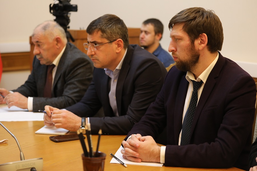 В Дагестане более 200 тыс. учащихся начальных классов получают бесплатное горячее питание