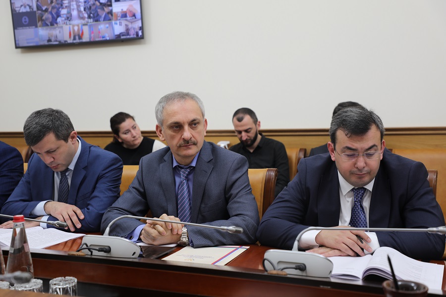 Абдулмуслим Абдулмуслимов провёл заседание Оперативного штаба