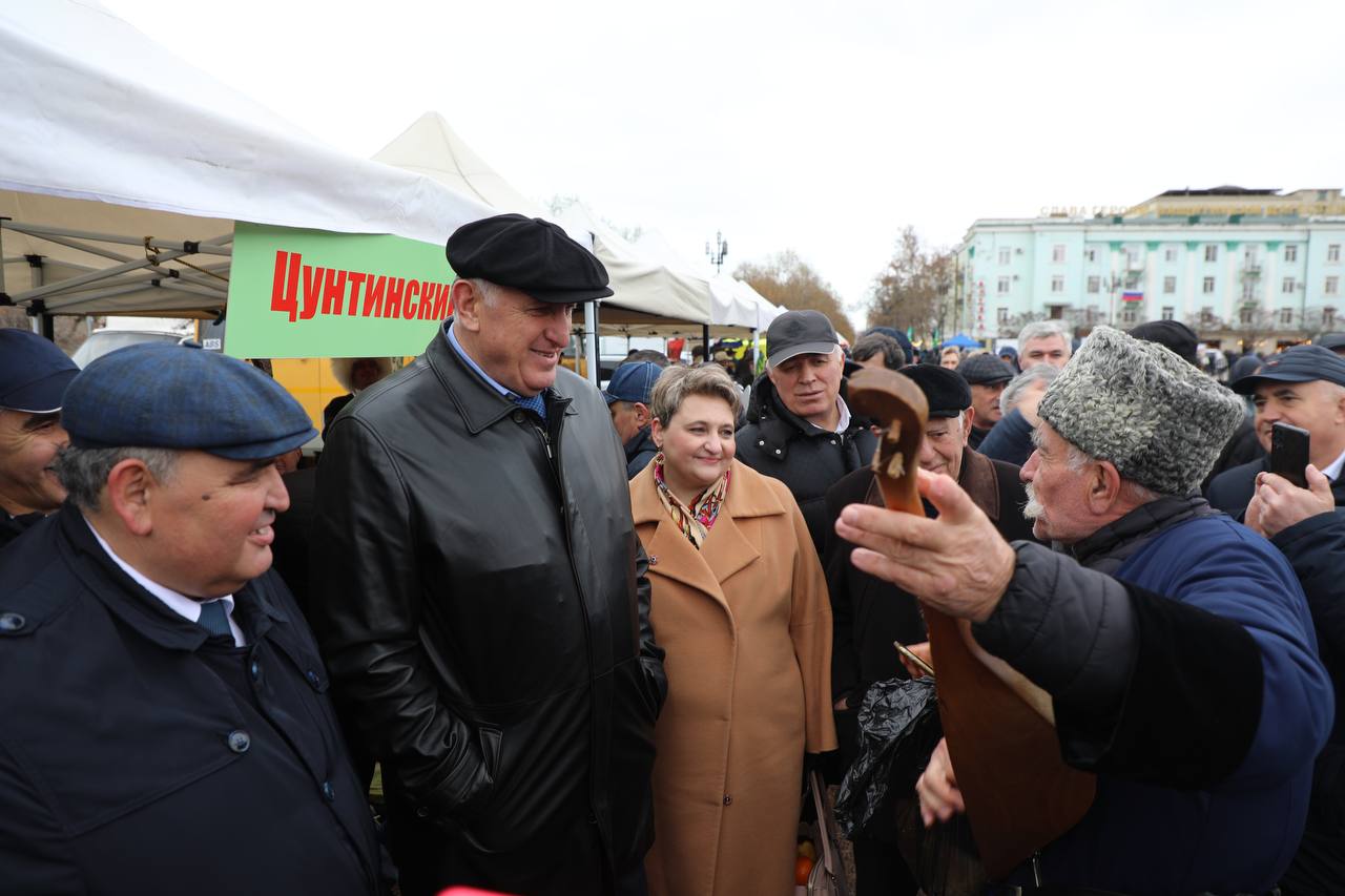 Масштабную сельхозярмарку провели в центре Махачкалы