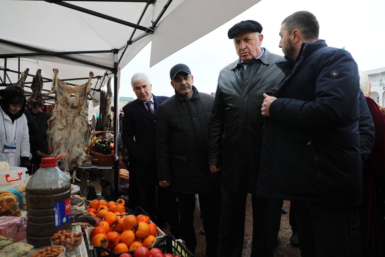 Масштабную сельхозярмарку провели в центре Махачкалы