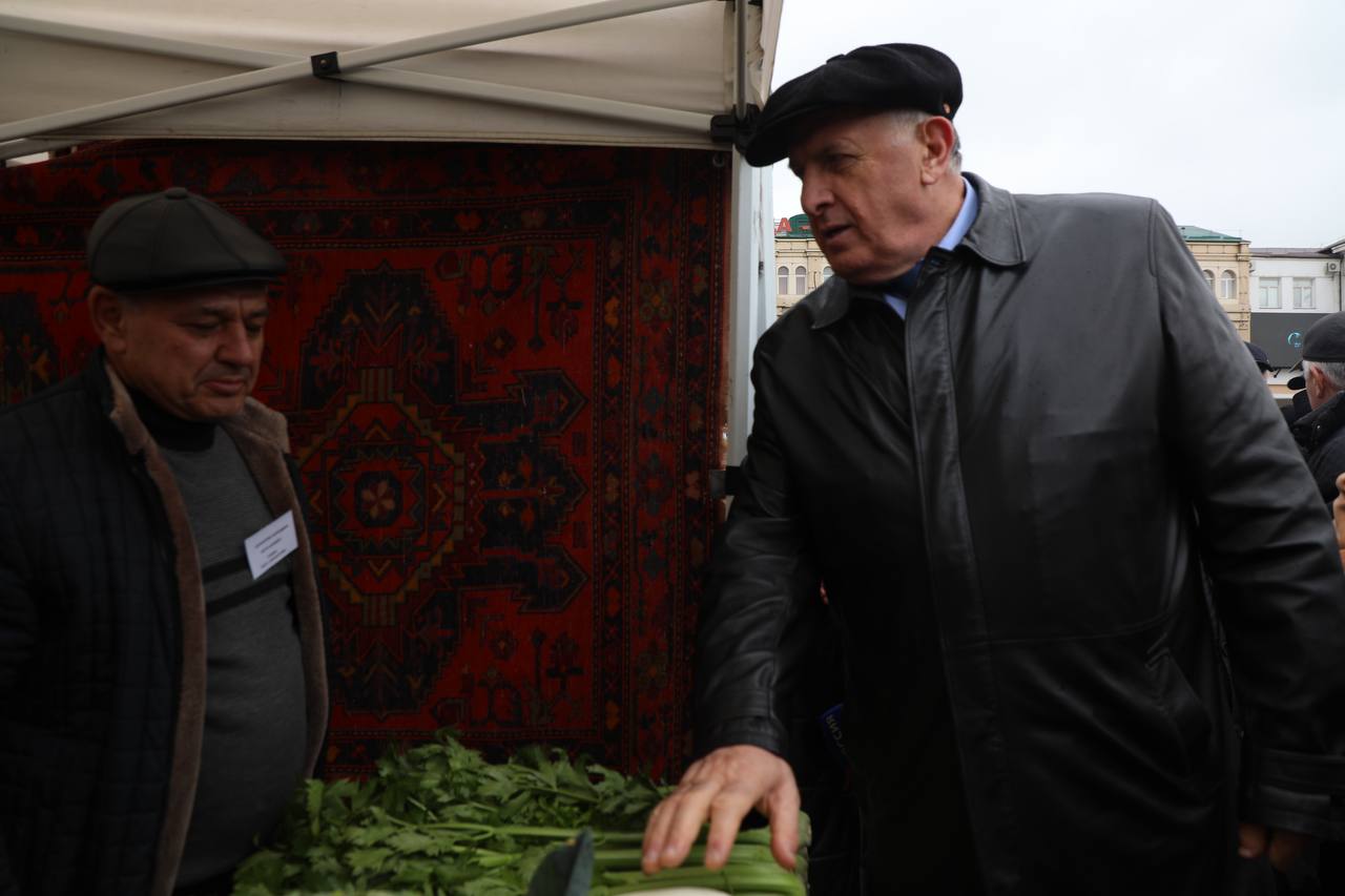 Масштабную сельхозярмарку провели в центре Махачкалы