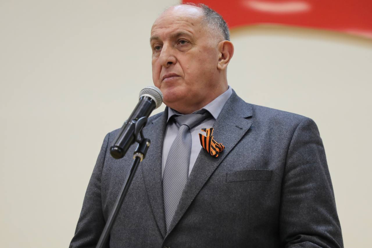 Абдулмуслим Абдулмуслимов принял участие в мероприятиях ко Дню героев Отечества