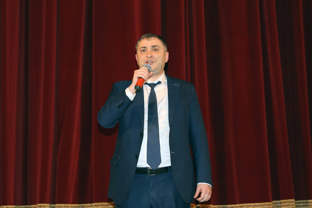 Мурад Казиев принял участие в предновогоднем благотворительном концерте «Давайте верить в чудеса!»