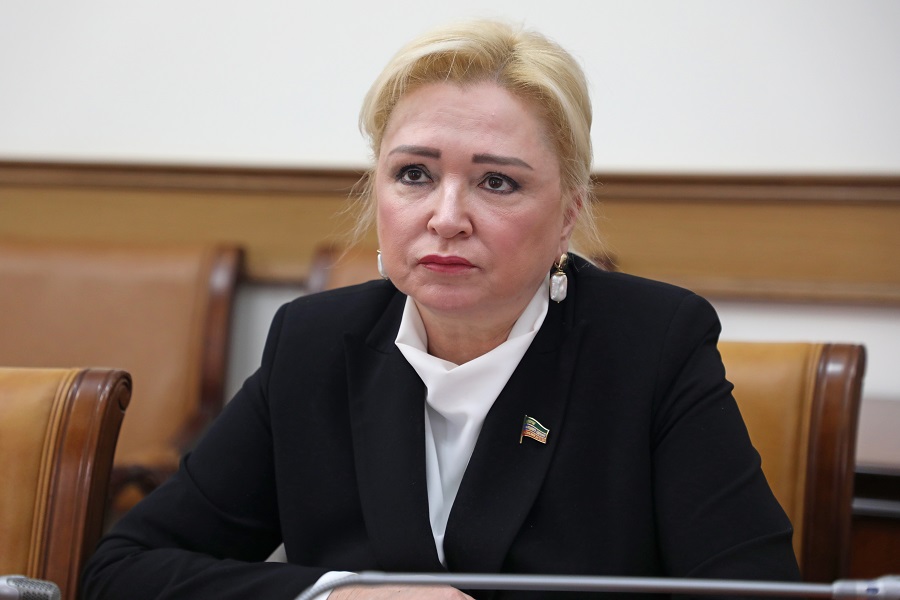 Абдулмуслим Абдулмуслимов поручил усилить контроль за качеством горячего питания школьников