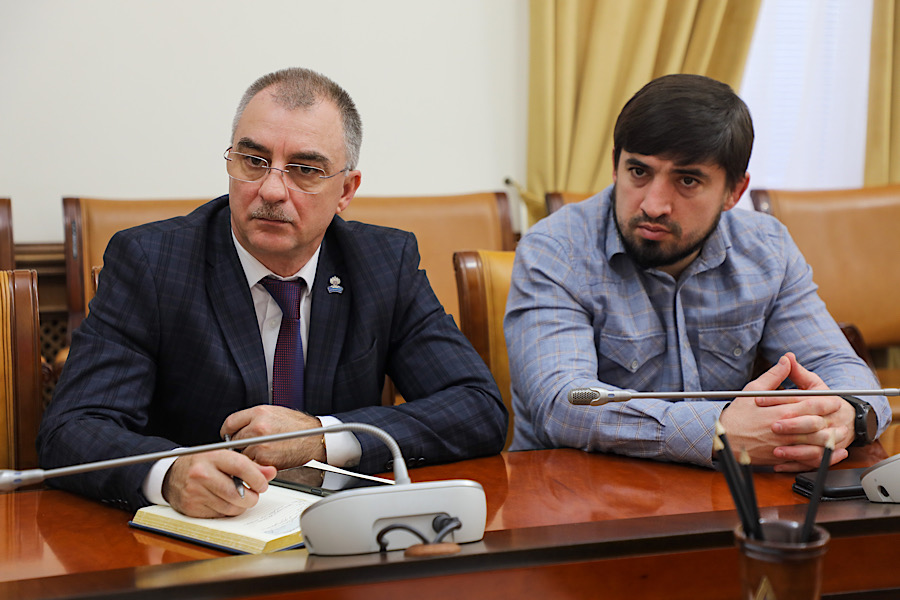 Мурад Казиев подверг критике работу подрядных организаций, занимающихся строительством ФАПов