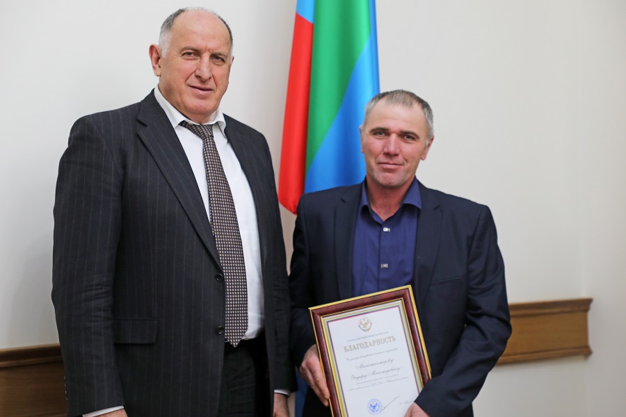 Абдулмуслим Абдулмуслимов вручил дагестанцам государственные награды