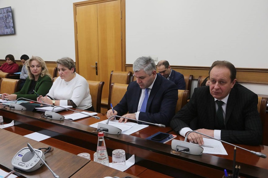 Меры поддержки предпринимателей и исполнение республиканского бюджета обсудили в Правительстве Дагестана
