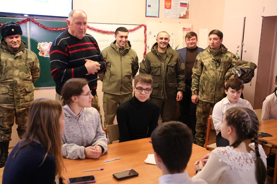 Школьники Луганска в год Гамзатова смогут провести летние каникулы в Дагестане