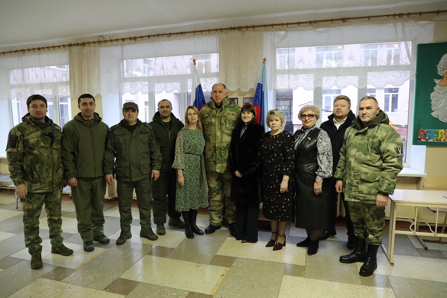 Школьники Луганска в год Гамзатова смогут провести летние каникулы в Дагестане