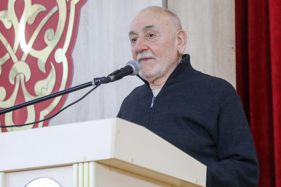 85-летие со дня рождения общественно-политического деятеля Мухудина Абдулмуслимова отметили в Казбековском районе