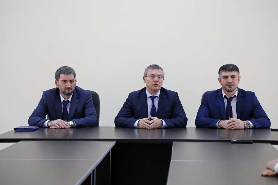 Манвел Мажонц представил коллективу Минэнерго Дагестана нового руководителя