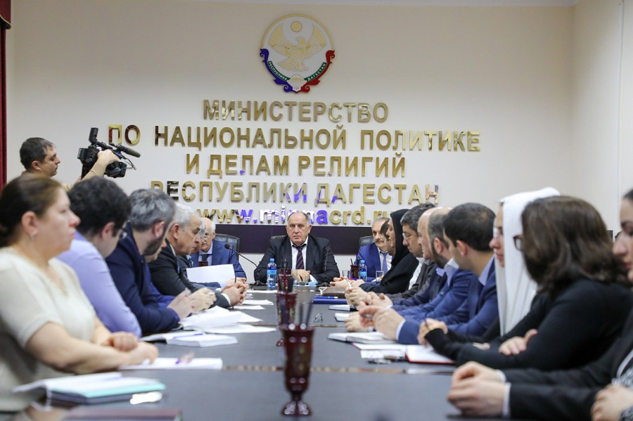 Миннац Дагестана усилит работу с соотечественниками, проживающими в других регионах России