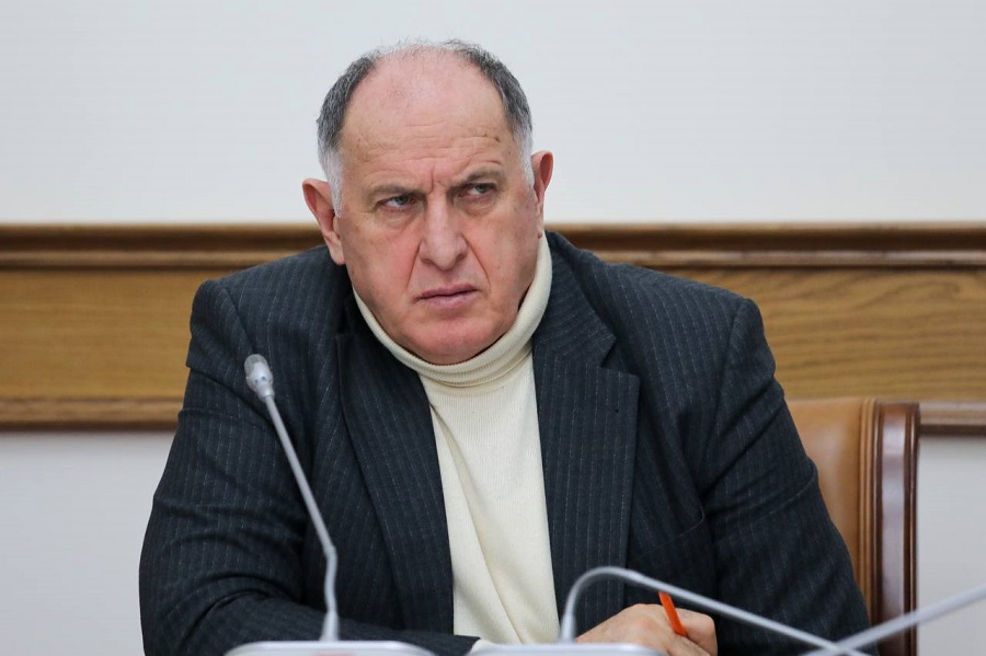 Абдулмуслим Абдулмуслимов провёл заседание штаба по обеспечению безопасности электроснабжения в республике