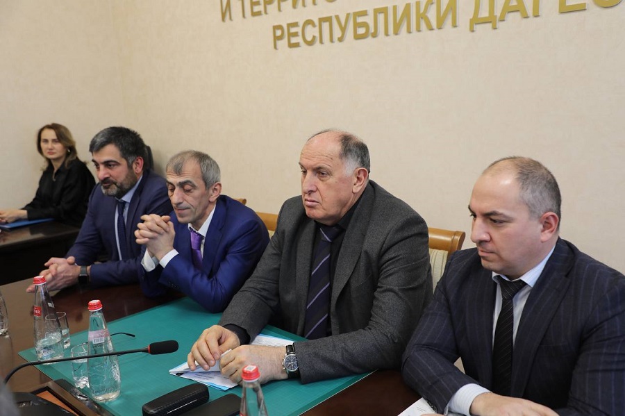 Абдулмуслим Абдулмуслимов представил коллективу Минэкономразвития РД нового руководителя