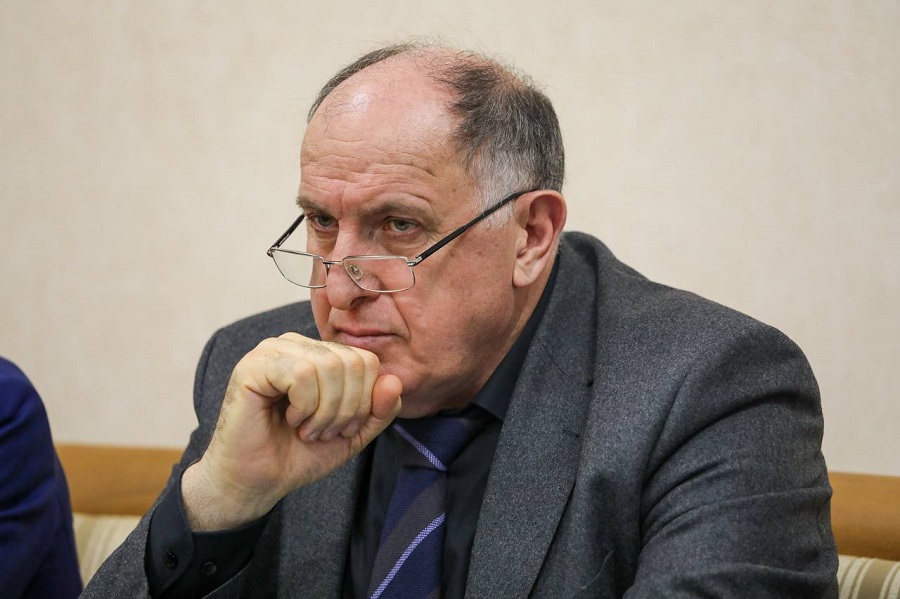 Абдулмуслим Абдулмуслимов представил коллективу Минэкономразвития РД нового руководителя