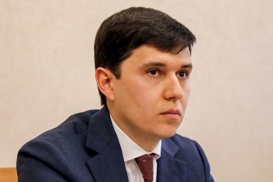 Абдулмуслим Абдулмуслимов поручил усилить работу с централизацией государственных закупок