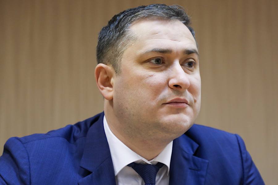 Абдулмуслим Абдулмуслимов представил коллективу Минтруда РД нового министра - Мурада Казиева
