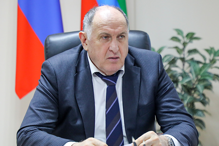 Абдулмуслим Абдулмуслимов поручил Минмолодежи Дагестана усилить работу с сельской молодежью