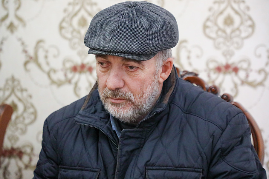 Абдулмуслим Абдулмуслимов вручил родителям погибшего в ЛНР дагестанца Юнуса Магомедова Орден «За заслуги перед Республикой Дагестан»