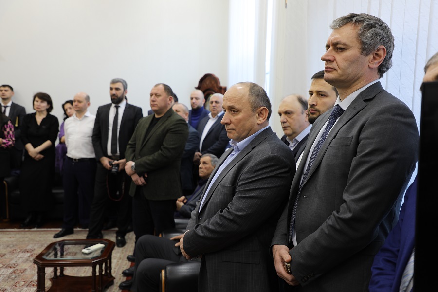 Абдулмуслим Абдулмуслимов представил Шамиля Дабишева в качестве нового министра финансов Дагестана