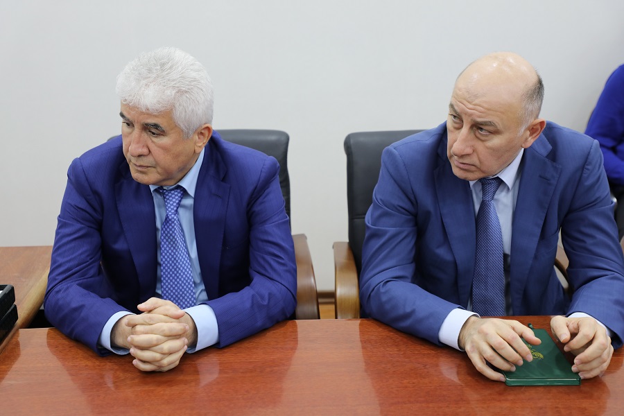 Абдулмуслим Абдулмуслимов представил Шамиля Дабишева в качестве нового министра финансов Дагестана
