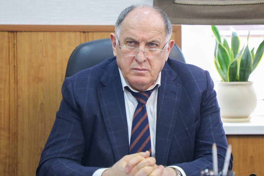 Абдулмуслим Абдулмуслимов поручил проработать вопрос создания  типового питомника для бездомных животных в Махачкале