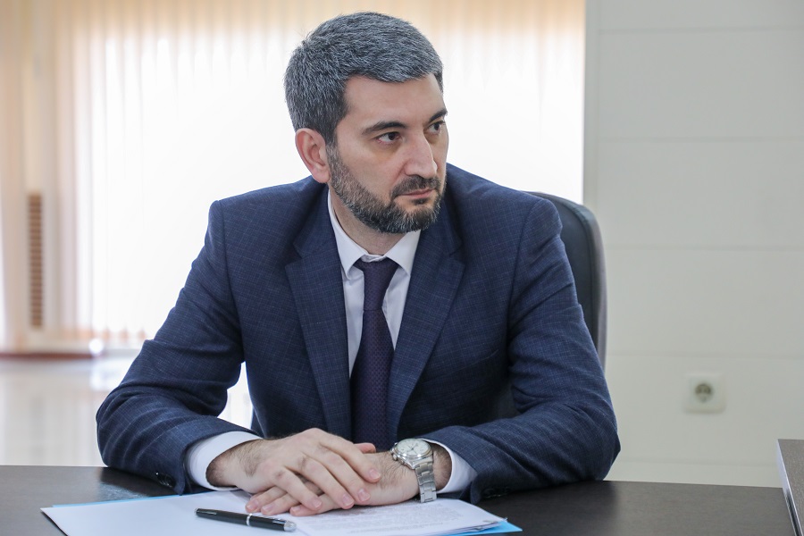 Абдулмуслим Абдулмуслимов обозначил задачи коллективу Минэнерго Дагестана