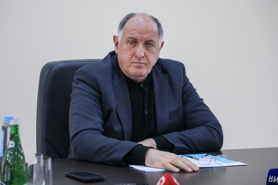 Абдулмуслим Абдулмуслимов обозначил задачи коллективу Минэнерго Дагестана