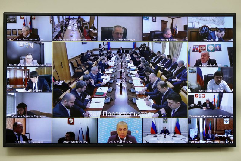 Абдулмуслим Абдулмуслимов провел заседание Оперативного штаба по экономике 