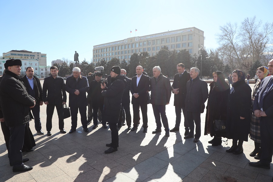 14  машин скорой помощи и 12 передвижных ФАПов получат медучреждения Дагестана