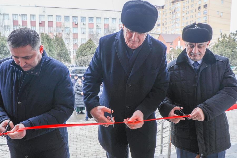 Абдулмуслим Абдулмуслимов открыл обновленный Центр занятости населения в Махачкале