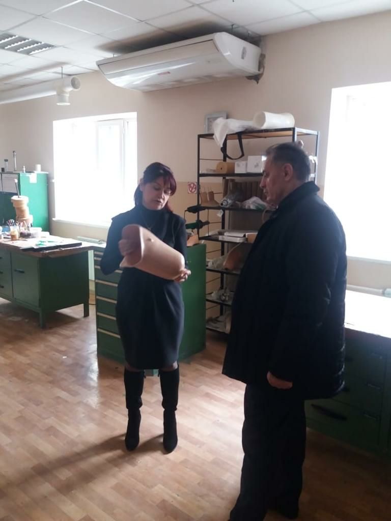 Абдурахман Махмудов ознакомился с работой Махачкалинского протезно-ортопедического предприятия