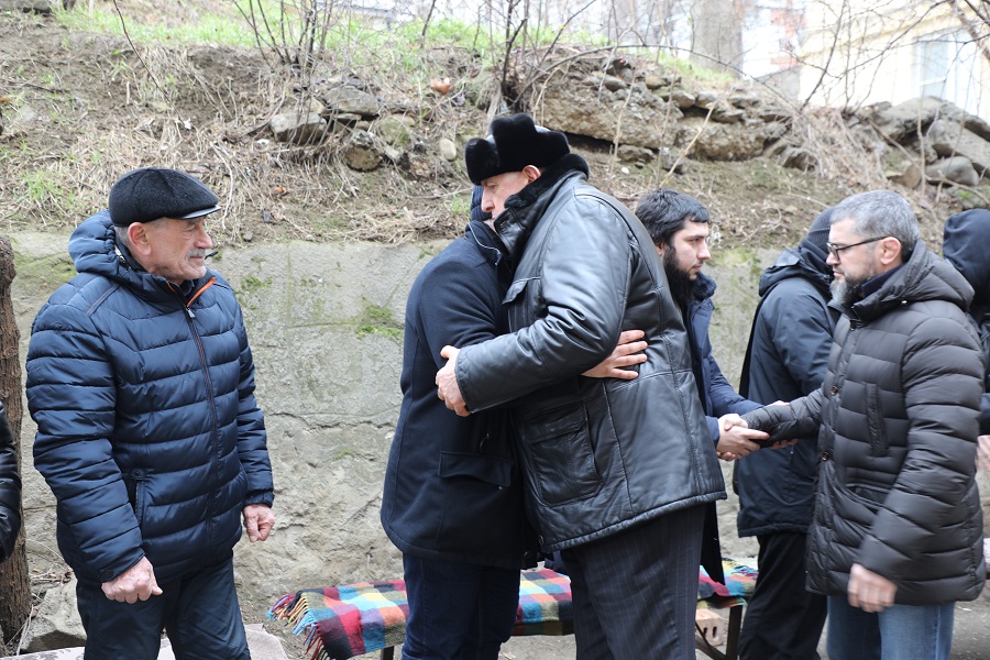 Абдулмуслим Абдулмуслимов посетил семью дагестанского поэта Магомеда Ахмедова