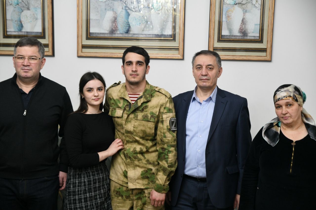 Абдурахман Махмудов поздравил участников СВО с Днём защитника Отечества