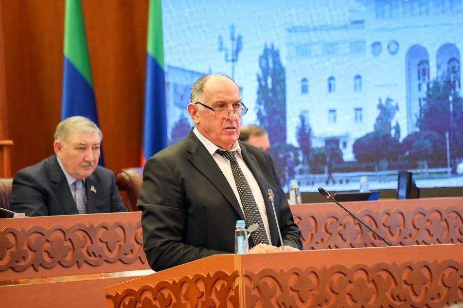 Абдулмуслим Абдулмуслимов выступил с отчётом о результатах работы Правительства Дагестана за 2022 год