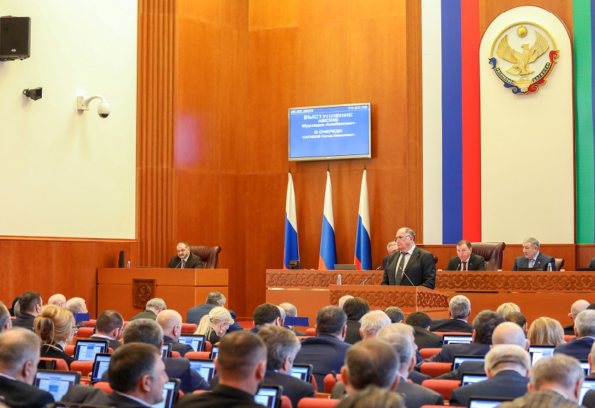 Абдулмуслим Абдулмуслимов выступил с отчётом о результатах работы Правительства Дагестана за 2022 год