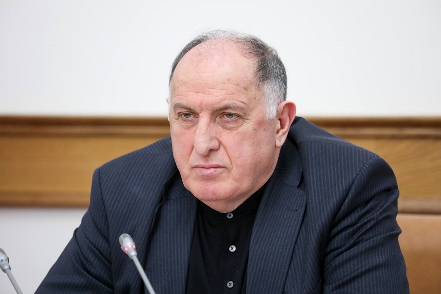 Абдулмуслим Абдулмуслимов поручил разработать госпрограмму развития родных языков Дагестана