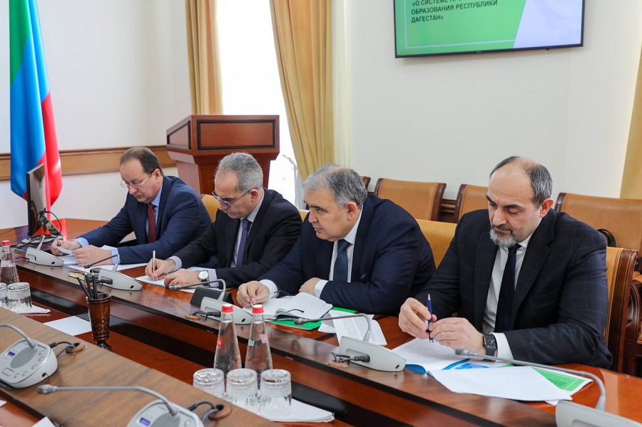 Абдулмуслим Абдулмуслимов рассказал о планах передать ряд колледжей в ведение профильных министерств
