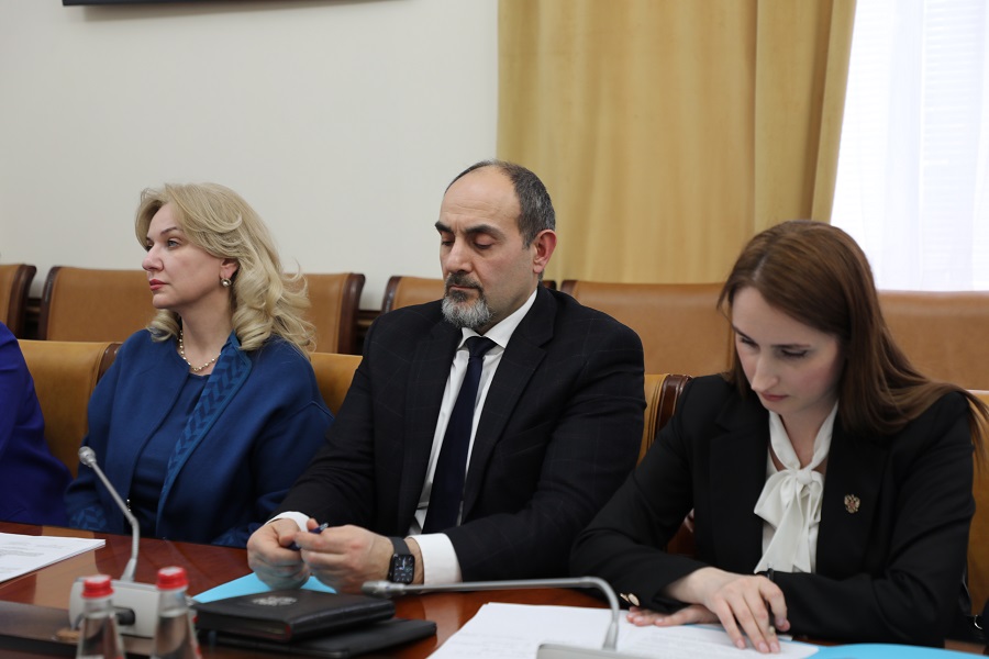 В Дагестане проведут аттестацию главврачей всех медучреждений и кандидатов на должности директоров школ