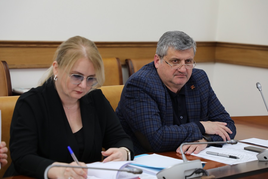 В Дагестане проведут аттестацию главврачей всех медучреждений и кандидатов на должности директоров школ