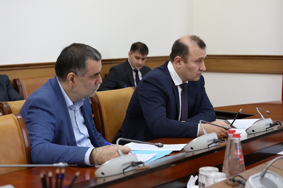 Абдулмуслим Абдулмуслимов поручил отремонтировать дороги к селу Кубачи и древней крепости Кала-Корейш