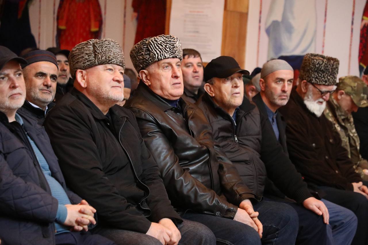 Абдулмуслим Абдулмуслимов организовал коллективный ифтар в Унцукульском районе республики